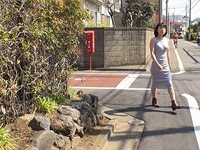 街中にいるマキシワンピを着た女の子9人 余りのエロさに半勃起のまま尾行して、人気の少ない場所で襲って中出ししてやりました　サンプル画像03